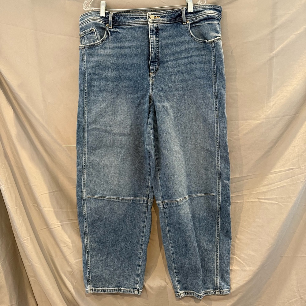 Made and Loved Loft Barrel Women’s Jeans Light Blue Size 34|18 Pre-loved